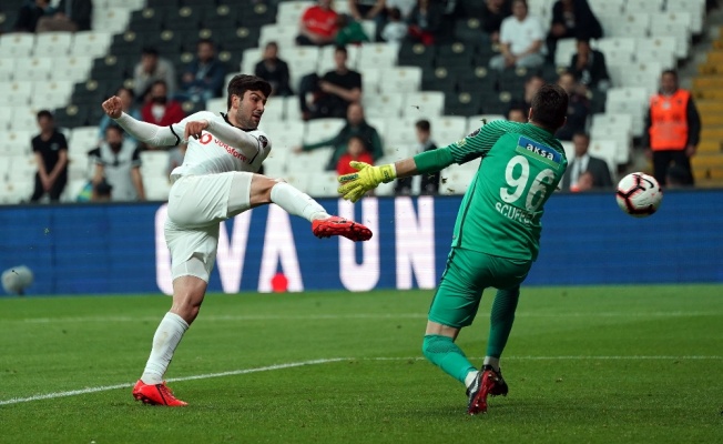 İlk yarı Beşiktaş’ın üstünlüğüyle bitti