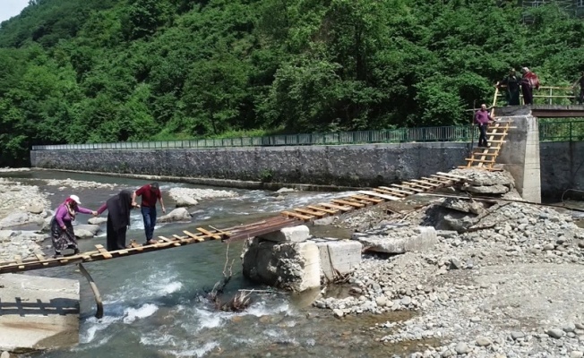 Mahallelinin köprü çilesi