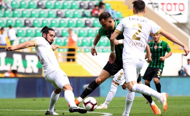 Manisa'da 4 gol var kazanan yok