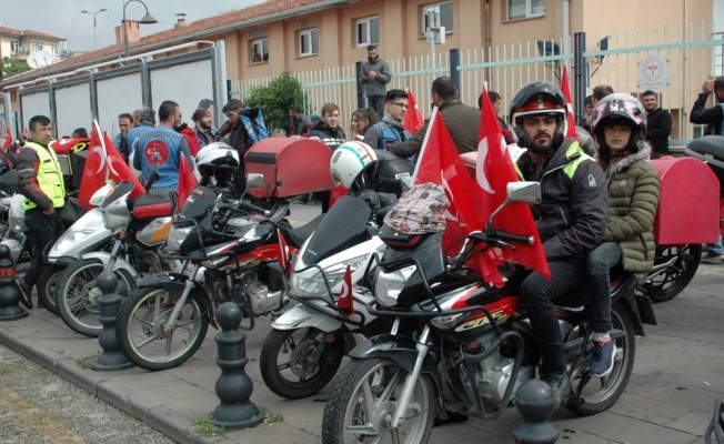 Motosikletli kuryelerden 19 Mayıs korteji