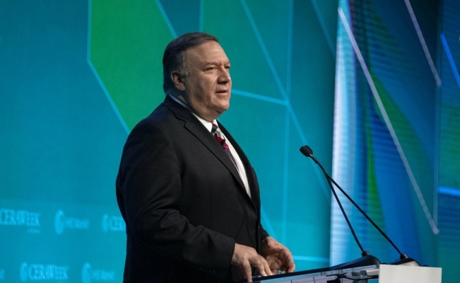 Pompeo: &quot;Maduro ülkeyi terk edecekti, Rusya ikna etti&quot;