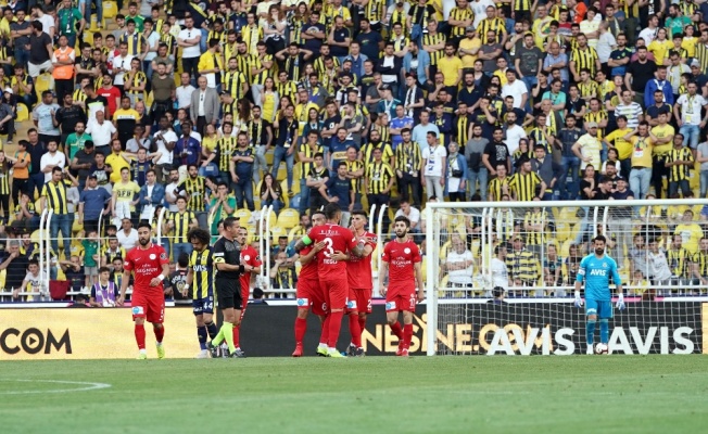 Spor Toto Süper Lig: Fenerbahçe: 1 - Antalyaspor: 1 (İlk yarı)