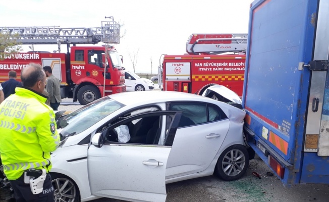 Van’da zincirleme trafik kazası: 6 yaralı