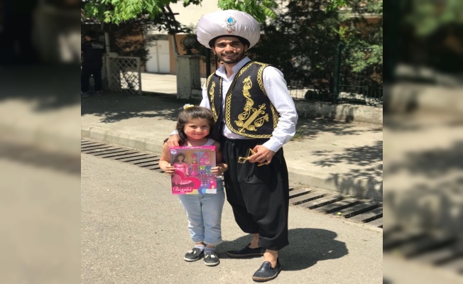 25 çocuğu ‘Alaaddin’in Sihirli Lambası’ ile sevindirdi