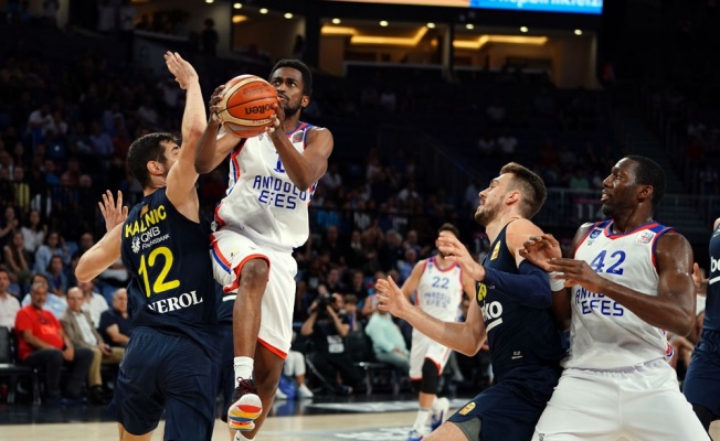 Anadolu Efes - Fenerbahçe final serisi Ataşehir’e taşınıyor