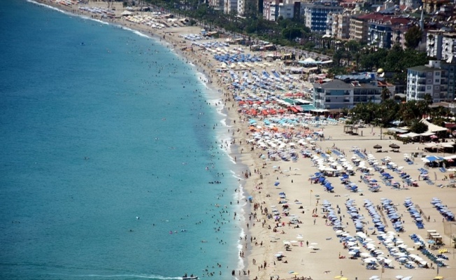 Antalya nüfusunun iki katı turist ağırladı