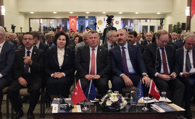 Bakan Gül: "Yargı Türk milleti adına karar veren bir hale gelmiştir"