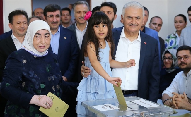 Binali Yıldırım: İstanbul halkının verdiği kararın başımız gözümüz üzerinde yeri var