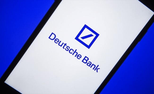 Deutsche Bank’ın kredi notu düşürüldü