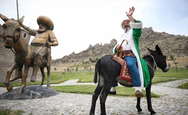 'Dünyanın merkezi'nde 27 yıldır Nasreddin Hoca'yı canlandırıyor