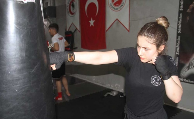 Elif, Kick Boks’ta Milli Takım’a yükselmek istiyor