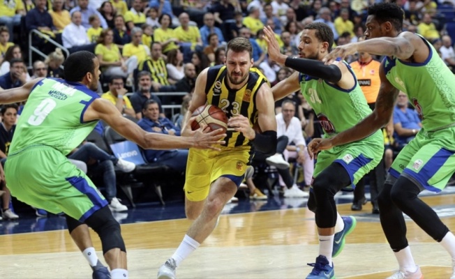 Fenerbahçe Beko yarı finale farklı başladı