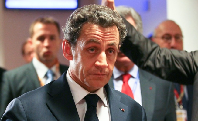 Fransa’nın eski Cumhurbaşkanı Sarkozy, yolsuzluk suçlamasıyla yargılanacak