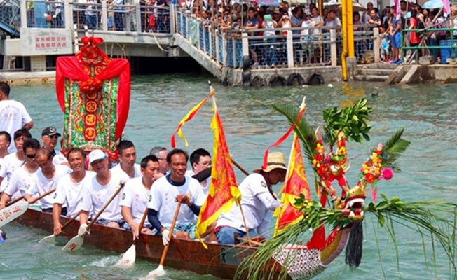 Hong Kong’da Ejderhalı Tekne Festivali heyecanı