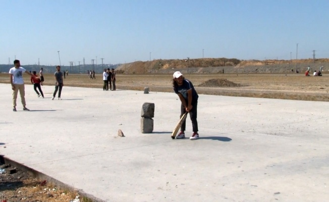 İstanbullu seçime gitti, onlar ‘kriket’ oynadı