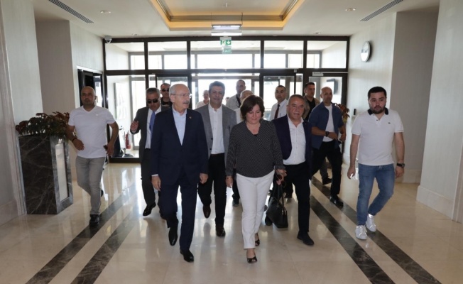 Kılıçdaroğlu’ndan Deniz Baykal’a ziyaret