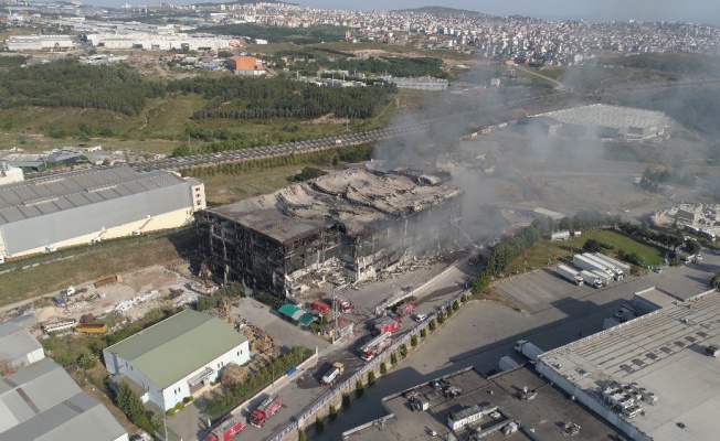 Kocaeli’de 5 işçinin öldüğü fabrika yangını tamamen söndürüldü