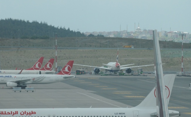 Londra’ya giden uçak İstanbul’a zorunlu iniş yaptı