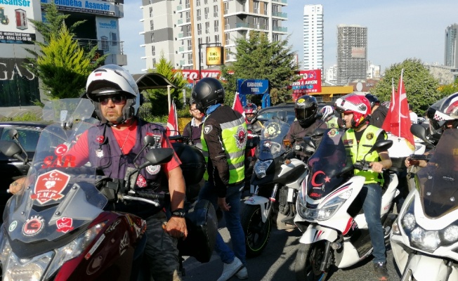 Motosiklet sürücülerinden Binali Yıldırım’a jest 