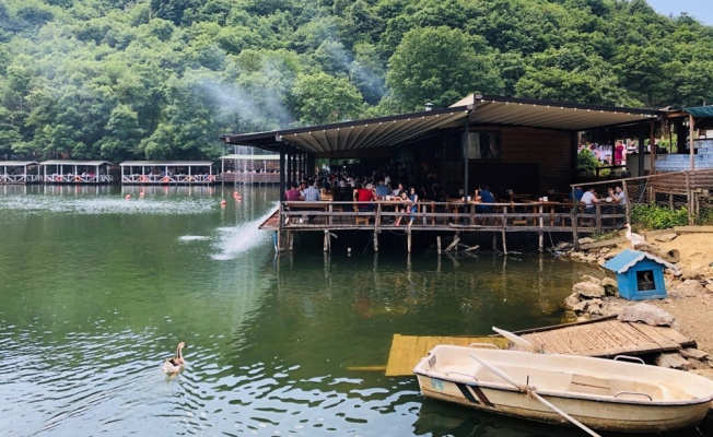 Saklıgöl, bayram tatilinde doldu taştı