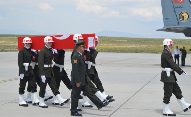 Şehit askerin naaşı memleketi Ağrı’ya getirildi