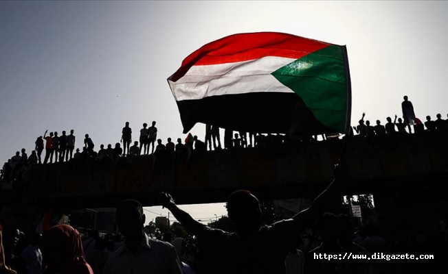 Sudan'da ordu darbe karşıtı göstericilere müdahale etti: 5 ölü