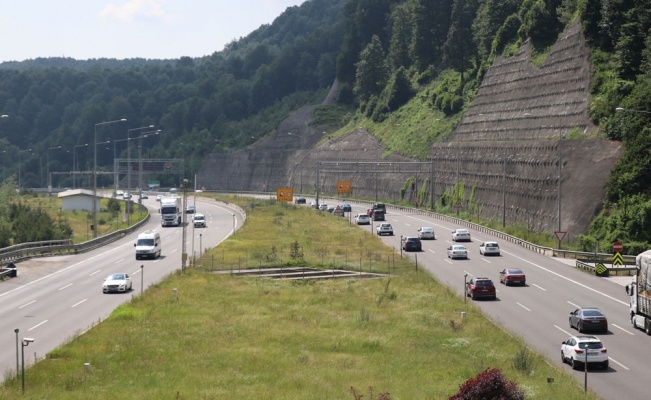 TEM Otoyolu İstanbul yönü 20 gün trafiğe kapalı