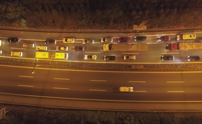 TEM otoyolunda trafik durma noktasına geldi