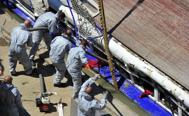 Tuna Nehri’nde batan teknenin enkazı çıkarıldı