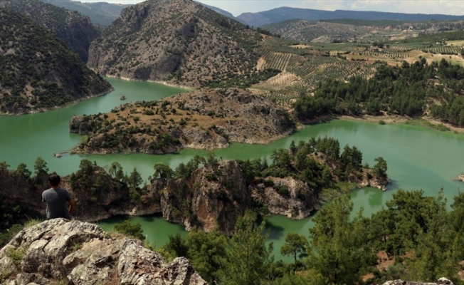 Üç ilin sınırındaki kanyon ziyaretçilerini büyülüyor