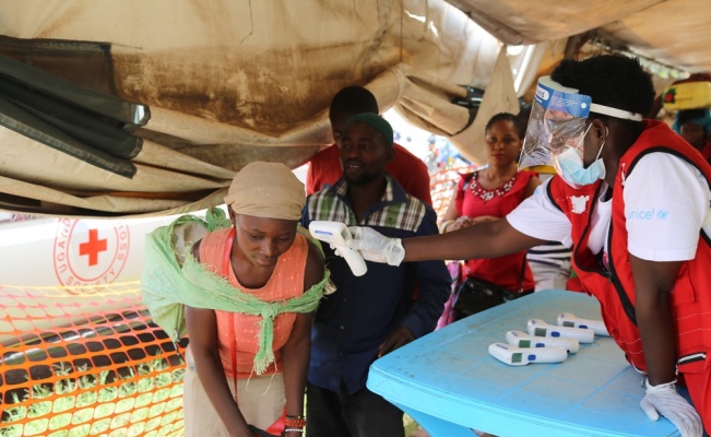 Uganda’ya ebola taşıyan aileden bir kişi daha öldü