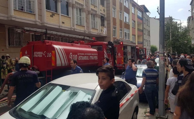 Yangında meraklı kalabalık yüzünden zor anlar yaşandı