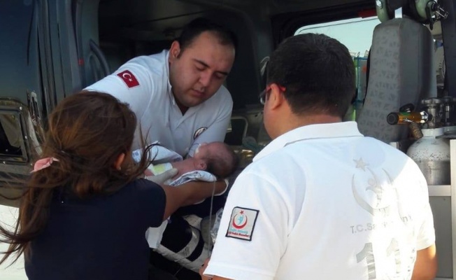 Yeni doğan bebek helikopter ambulansla Denizli’ye sevk edildi