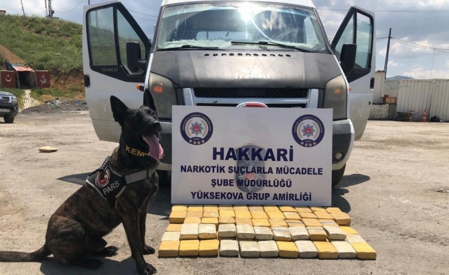 Yüksekova’da 49 kilo 700 gram eroin ele geçirildi