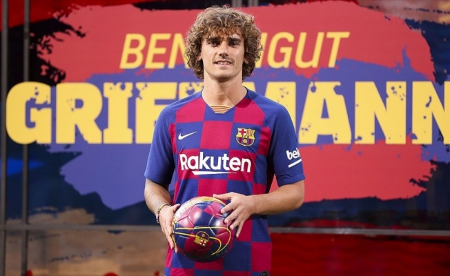 Barcelona yılın transferini tanıttı