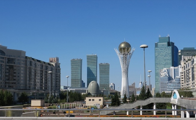 Kazakistan stratejik hamlelerle finansta liderlik peşinde
