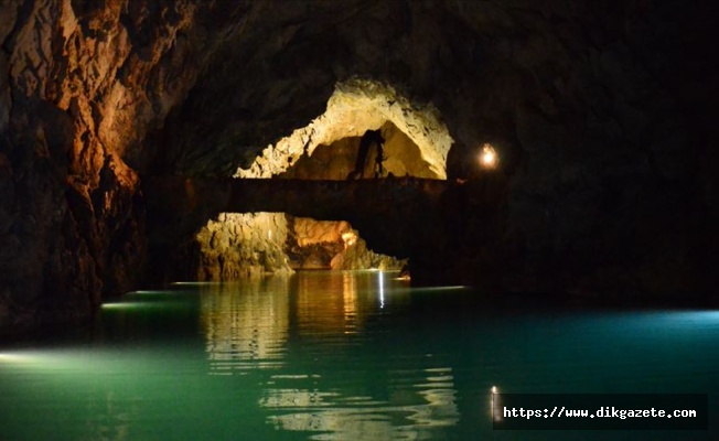 Turistlerin ilgi odağı &#039;Altınbeşik Mağarası&#039;