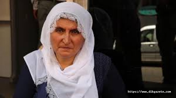 Oğlu için HDP önünde oturma eylemi yapan anne: HDP yeni planı devreye koydu