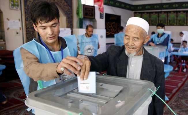 Afganistan'da halk sandık başında