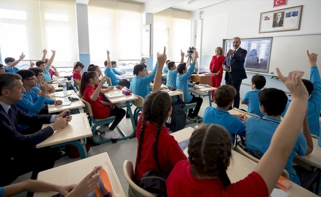 Bakan Gül'den öğrencilere 'Hukuk ve Adalet' dersi