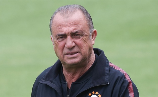 Fatih Terim'in cezası 3 maça düşürüldü