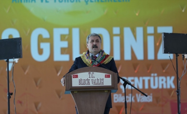 'Torunlarımıza özgür bir vatan teslim etmeye mecburuz'