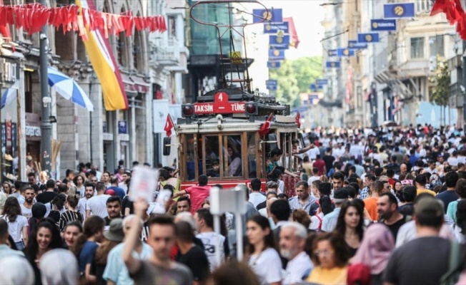 Batılı turistlerin İstanbul'a ilgisi artıyor