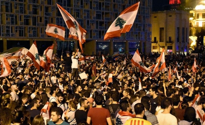 Lübnan'da göstericilerden genel grev ve protestolara devam çağrısı