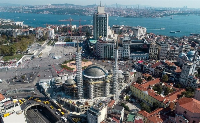 Taksim Camisi'nin ince işçiliğinin yüzde 35'i tamamlandı