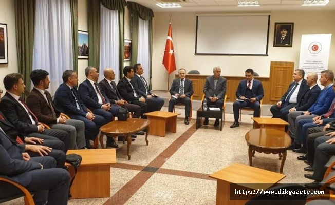 Türkiye'nin Kazan Başkonsolosu Erikan, Türk iş dünyası temsilcileriyle ikili ticaret toplantısı yaptı