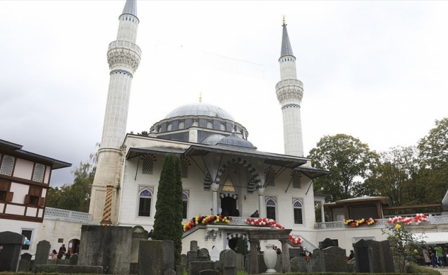 Almanya'da Berlin Şehitlik Camisi'ne bombalı saldırı tehdidi