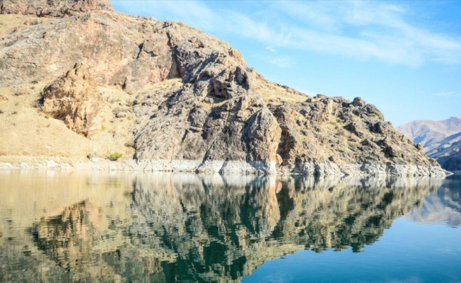 Fırat Nehri'nin 'saklı kanyonları' göz kamaştırıyor