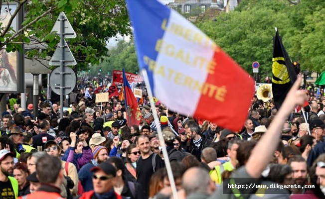 Fransa'da sarı yeleklilerin gösterileri 52. haftasında