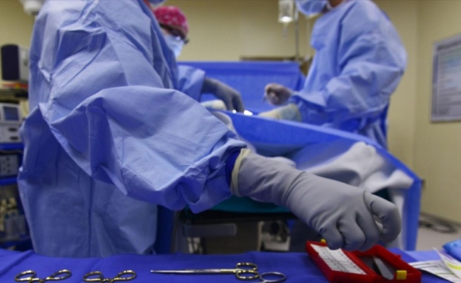 Hindistan'da hastanın 7,4 kilogramlık böbreği alındı